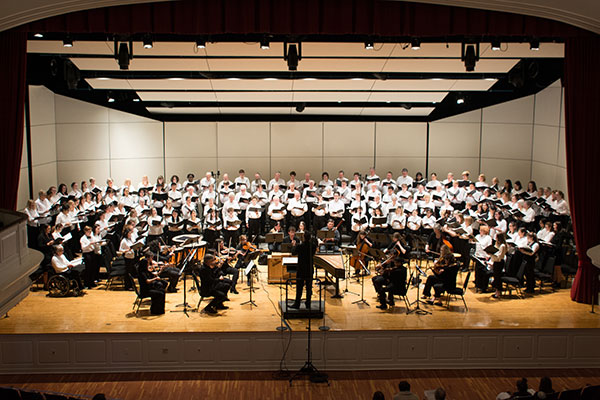 chorale performing