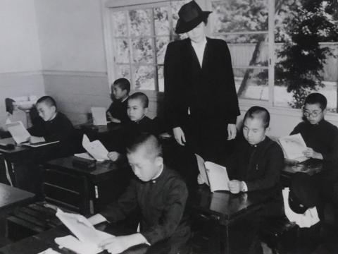 Elizabeth Gray Vining and Crown Prince Akihito's class, 1946. 